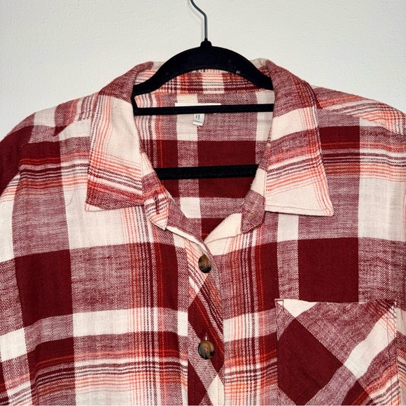 Maurices Cabin Plaid Button Down Boyfriend Fit Shirt Red Cream Medium Women’s - Picture 4 of 11